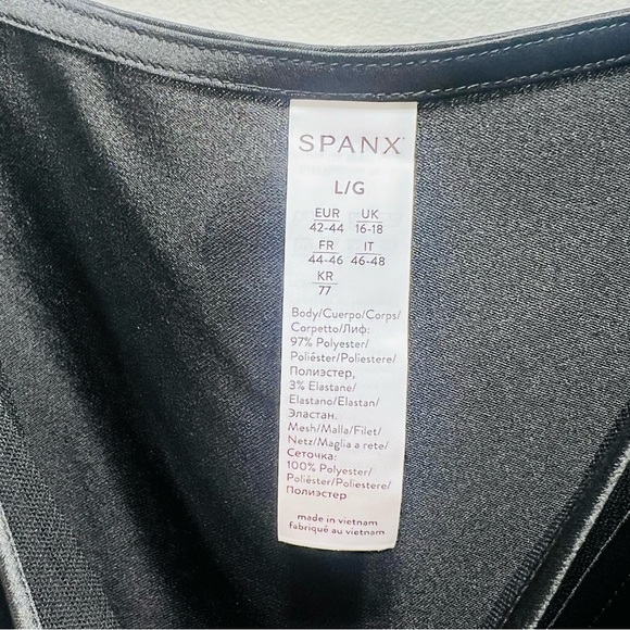 SPANX Black Satin Mesh V-Neck Camisole Cami Top Blouse Size Large - Picture 5 of 7